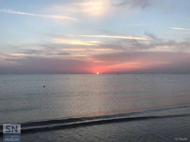 09/09/2017 - Rotola sull'orizzonte