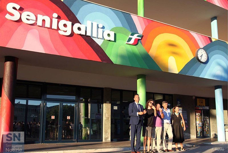 17/09/2017 - Colori in stazione