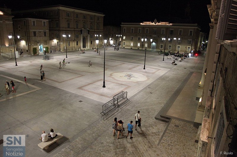 22/09/2017 - Piazza Garibaldi di sera