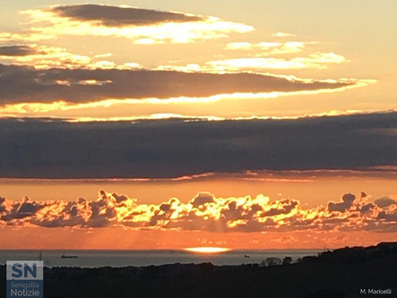 25/09/2017 - Alba dalle colline