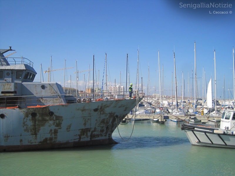 Partenza degli ultimi vecchi pescherecci da Senigallia