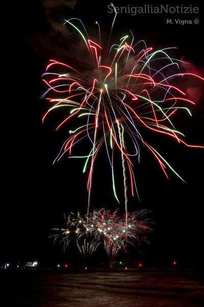 Fuochi d'artificio sul mare di Senigallia