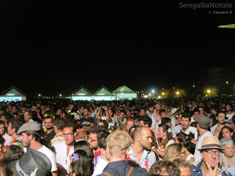 Affollatissima la festa in spiaggia del Summer Jamboree