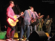 The Jolly Rockers sul palco del Big Hawaiian Party