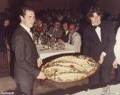 Matrimonio Renzo Colombaroni a Villa Sorriso: salmone in bella vista presentato da Guido e Massimo