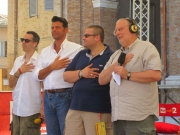 Mano sul cuore per l\'inno del CaterRaduno 2011