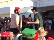 Solibello intervista uno dei bagnanti/ascoltatori