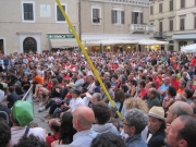 Piazza Roma gremita per l\'asta della legalità per Libera