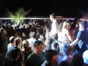 Per tutta la notte, lungomare e locali invasi da un fiume di gente