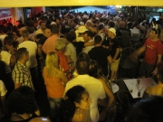 Per tutta la notte, lungomare e locali invasi da un fiume di gente