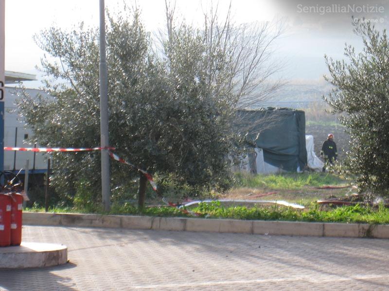 Sopralluogo nel container dov'erano stoccate le bombole