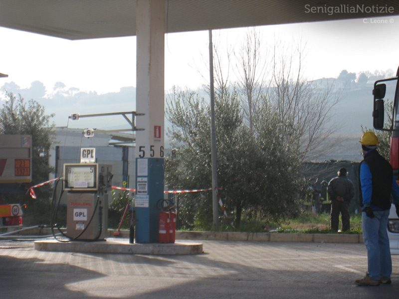 Sopralluogo nel container dov'erano stoccate le bombole