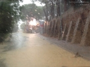 Acqua e fango in via del Camposanto Vecchio