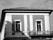 09/10/2009 - Senigallia, gabbiani sul tetto dei Portici Ercolani