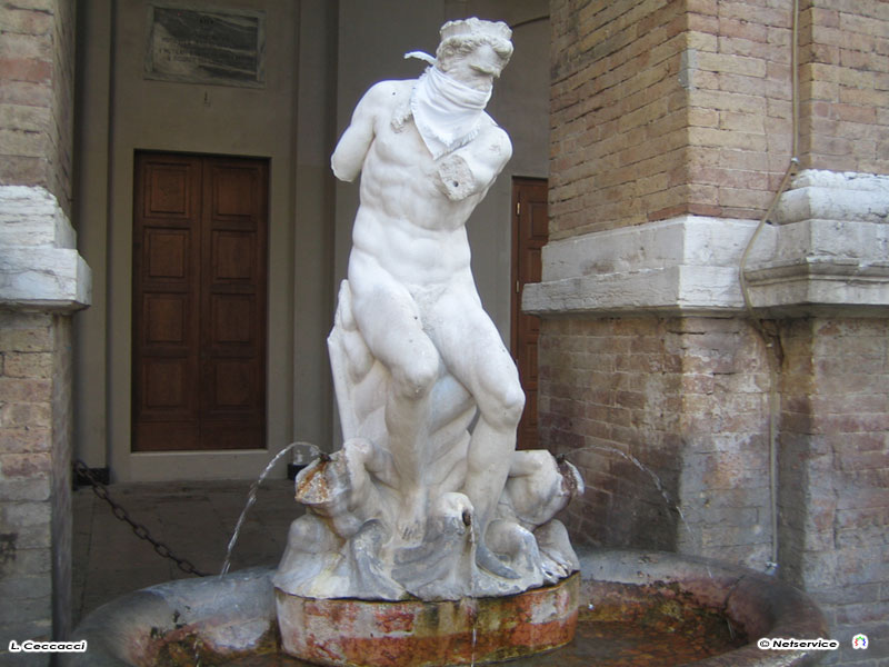 15/07/2009 - Senigallia, il Monco protesta con i bloggers