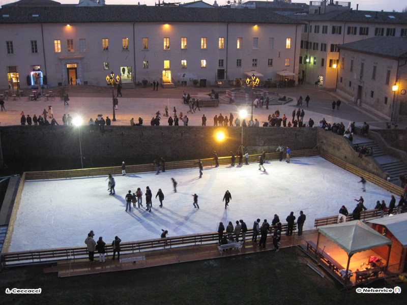 04/12/2009 - Senigallia, pista di pattinaggio dalla Rocca