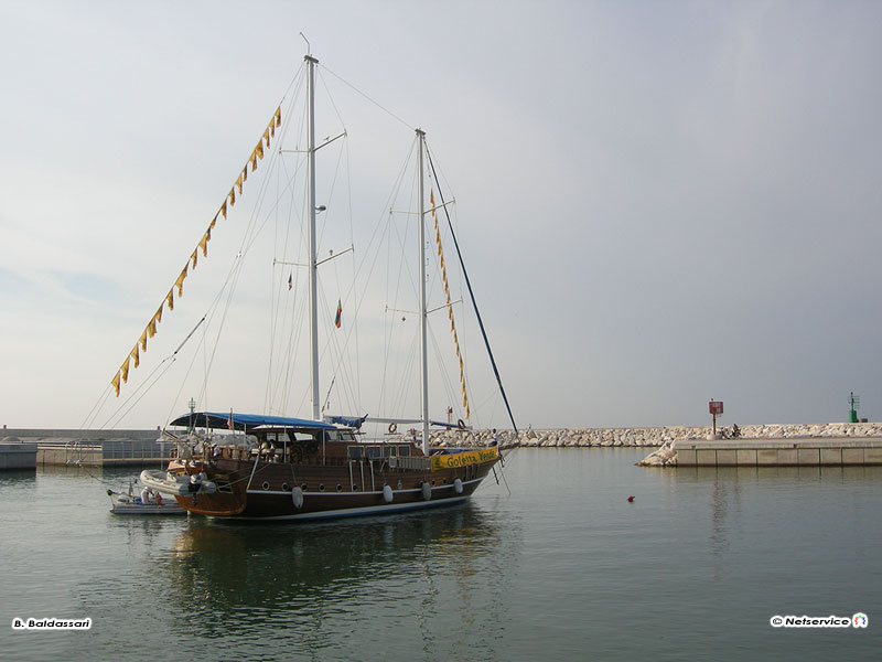 10/07/2010 - La Goletta Verde nel porto di Senigallia