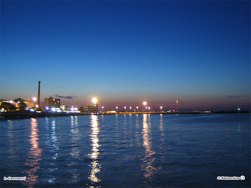 23/08/2010 - Senigallia, la spiaggia di Levante e il molo