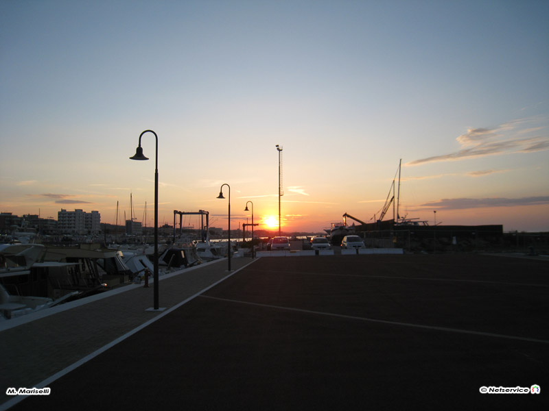 13/09/2010 - Senigallia, tramonto al porto