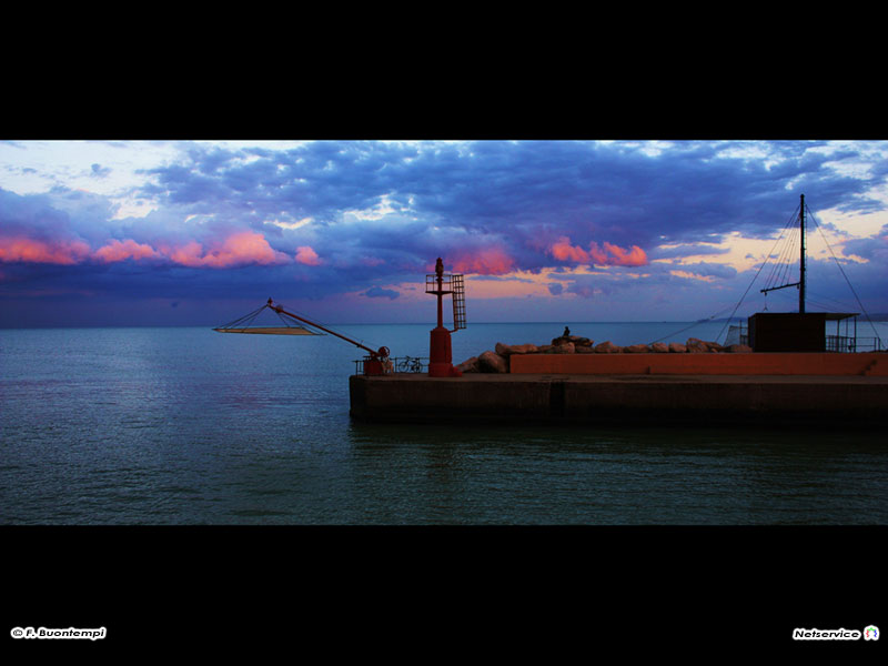 30/11/2010 - Senigallia, molo di levante - Foto di Francesco Buontempi