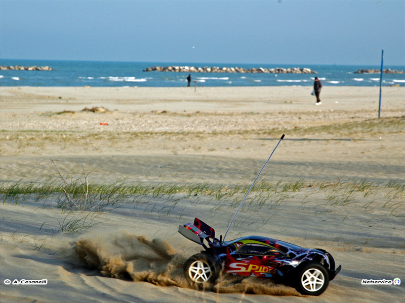 01/02/2011 - Dune Buggy radiocomandata sulla spiaggia di Senigallia