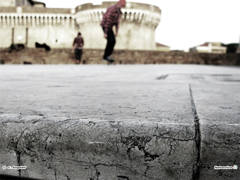 10/02/2011 - Skaters in piazza del Duca a Senigallia