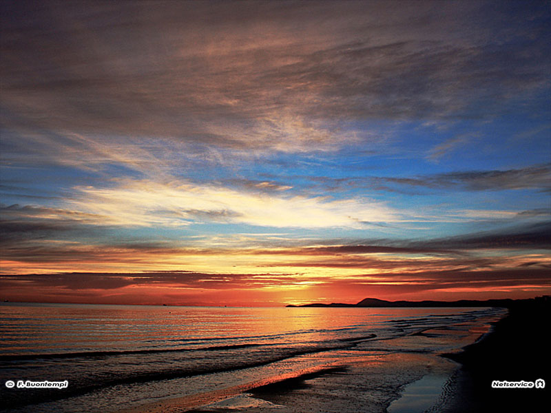 10/06/2011 - Alba su Ancona