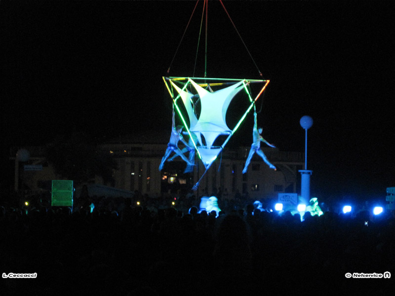 22/07/2011 - Notte bianca a Senigallia: le acrobazie dei Sonics
