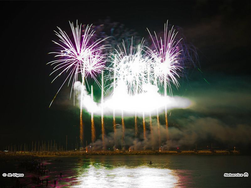 26/08/201 - Fuochi d'artificio dal molo di Senigallia