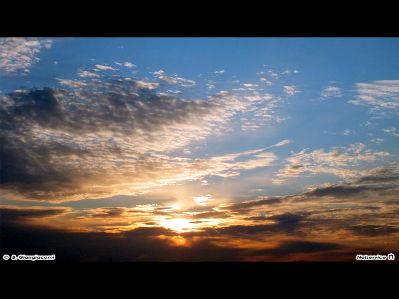 15/10/2011 - Tramonto su Marina di Montemarciano